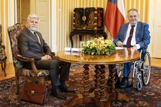 Babiš si to prohrál sám, řekl Zeman Pavlovi - Novinky
