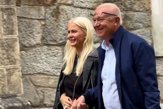 Přípravy na mejdan Miloše Zemana vrcholí: Policejní manévry, na místě jsou Faltýnek s krásnou partnerkou, Babiš i Fico - Super.cz