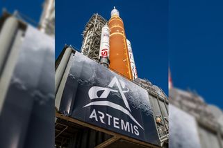 NASA zahájila odpočítávání před misí Artemis II, astronauti zamíří k Měsíci. I s českou technikou na palubě