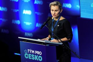 Poslankyně Malá si rýpla do demonstrantů