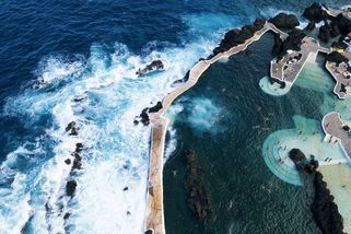 Pláže už vás nebaví? Vyzkoušejte koupání v přírodních vulkanických bazénech na Madeiře