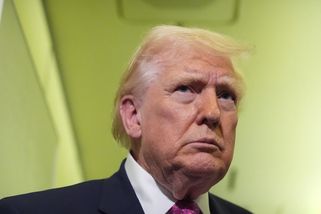 Trump tvrdě k Íráncům: Pokud neuzavřete dohodu, zničíme vaše elektrárny i ropné vrty