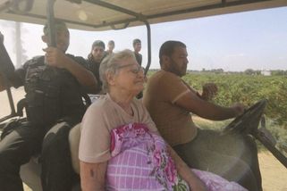 Únosu Hamásem čelila se stoickým klidem, Izrael oslavuje návrat prababičky - Seznam Zprávy