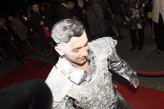 Zpěváka Bendiga na Slavících někdo posypal moukou a vykřikoval při tom rasistické urážky - Novinky