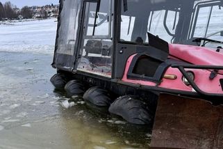 Za potopení osmikolky na Lipně může i pohozený kámen na ledu. „Hejtři“ na internetu si přišli na své - Novinky