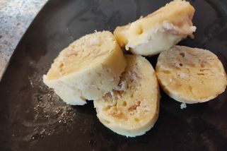 Domácí knedlíky z hrnku, které nejdou zkazit. Zvládneš je, i kdybys nechtěla