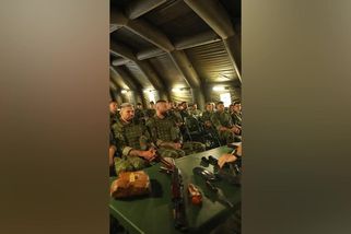 Prostě pecka. Pellegrini se chlubí, že na výcviku vojenských záloh absolvoval ostré střelby - Novinky