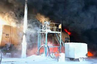 V Rusku hoří ropný sklad - Novinky