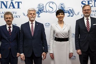 Platy vrcholných politiků by příští rok mohly významně vzrůst - Novinky