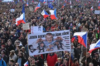 Demokracie v ohrožení? Zákon o neziskovkách připomíná praktiky Moskvy a Budapešti