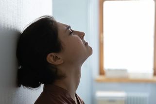 „Jsem k ničemu.“ Příběh Katky, kterou zlomila terapie. Jak poznat varovné signály?