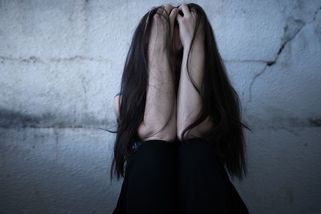 Spoutal ji řetězy a znásilnil, dostal podmínku. Byl to jen exces, řekl soud - Seznam Zprávy