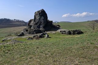 Malá výprava na velkou kamennou Kočku nad Litoměřicemi - Médium.cz