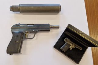 Vzácné sběratelské zbraně byly odevzdány v amnestii | hasici.cz