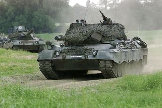Ukrajina dostala z Dánska prvních deset tanků Leopard 1, hlásí média