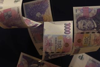 Seniorka z Prahy „zachraňovala“ své peníze. Do bitcoinmatu vložila 5,5 milionu - Novinky