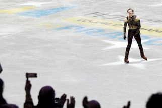 Bůh na bruslích řádí v Praze. Šampionát v krasobruslení magnetizuje davy - Seznam Zprávy