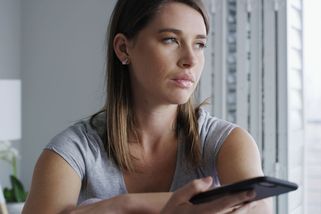 Zahlcujete sítě melancholií a smutkem? Být performative sad girl je náročné nejen pro vás