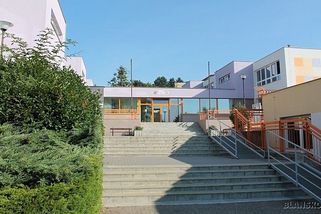 Ředitelka vytunelované školy v Blansku, která přišla o miliony, rezignovala. Čelí i ostré kritice - Novinky