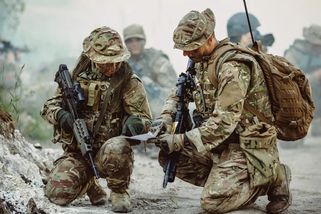 Britští důstojníci: Naše jednotky NATO mohou být během pár dní nasazeny na Ukrajině