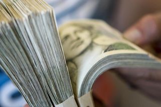 Peníze na ruku můžou znamenat problém i pro zaměstnance - Portál řidiče