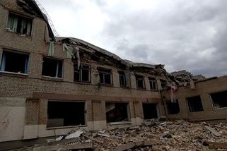 Co udělá raketa. Záběry z vybombardované školy v Žytomyru - Novinky