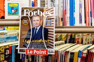 Macron udělil nejvyšší francouzské vyznamenání nejbohatšímu muži světa - Seznam Zprávy