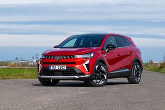 Praktický Renault Symbioz je s novým hybridním pohonem lepším autem. Přitom ho můžete koupit levněji - Garáž.cz