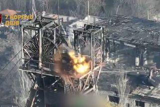 Myrnohrad je náš, tvrdili Rusové a vyvěsili vlajku. Ukrajinci jim ji sestřelili dronem - Novinky