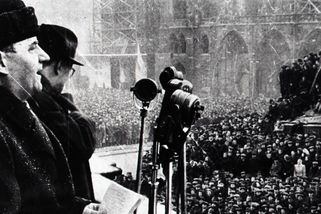 Únor 1948 i dnes ukazuje křehkost demokracie a ničivou sílu lži a manipulace