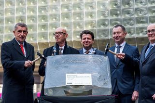 Glosa: Zneužitá Nová scéna