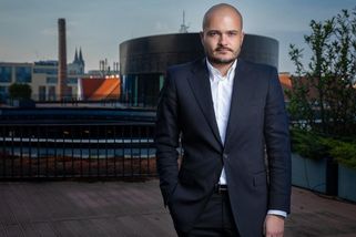 „Transparentnosti to nepřidalo.“ Na to není miliardář zvyklý, byznys se mu otřásá