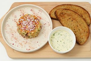 Tvarůžkový tatarák - pikantní lahůdka pro milovníky výrazných chutí | Apetit