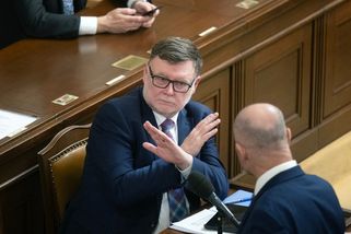 Stanjura a další z tabla poražených. Volby smetly i dvě televizní tváře