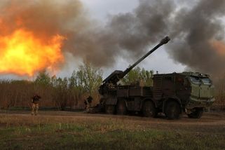 Byl mír na Ukrajině na dosah ruky a jakou roli hrál Boris Johnson? Experti popsali zákulisí jednání