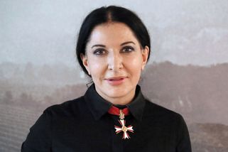 Šest hodin si s jejím tělem mohli dělat cokoliv. Skončila polonahá, s jizvami na těle i duši - Médium.cz