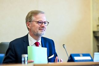 Husákovy děti celý život udržovaly stát, ale teď jim oddálíme a snížíme důchod - Médium.cz