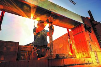 Dosavadní pomoc Česka Ukrajině činí zhruba 120 miliard korun – faei.cz