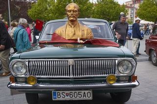 Seriálový tajemník Josef Pláteník - morální a psychologický farář - Médium.cz