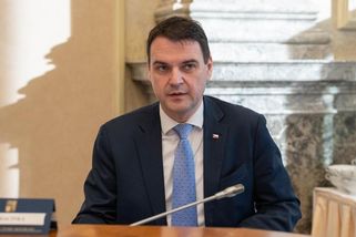 Macinka se vztekal na novináře: Nemáte nárok na informace, kdy se vám zamane