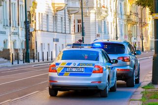 Podíval se na mobil a zaplatil 70 000 Kč: Tuto chybu za volantem dělají Češi denně, hrozí i ztráta řidičáku