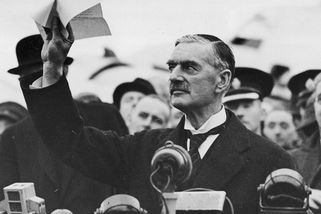 Mnichovská dohoda aneb jak jsme si zase hráli na oběť - Médium.cz