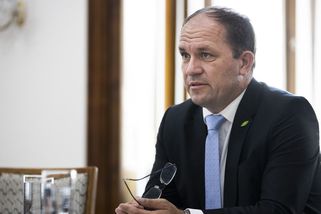 Kdo vydělává, může si rozvoj platit sám a bez dotací, říká ministr - Seznam Zprávy