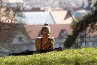 Jaro vydrží do konce týdne, od pondělí si dá pauzu - Novinky