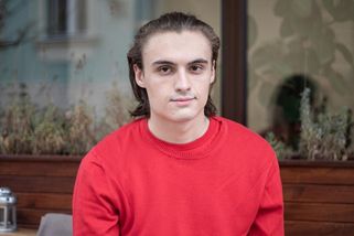 Nechtěl jsem jít na školu, kde vzduch otravuje pár nafoukanců z bohatých rodin, říká student církevního gymnázia