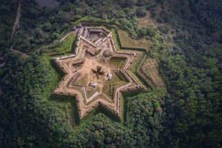 Geometrie života a smrti: Jak fungovala pevnost Manjarabad