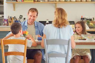 Syn mi vyčetl, že vařím stejné večeře. Když jsem zkusila změnu masa, situace se obrátila proti mně - Médium.cz