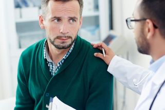 Řekl jsem v ordinaci, co jsem se dočetl na internetu. Doktor jen ukázal na zeď - Médium.cz