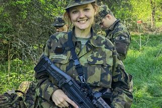 Služba u aktivních záloh studenty neláká. Uniformu jich obléká jen pár - Novinky