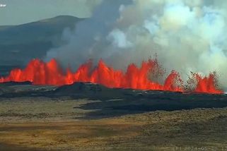 Video: Na Islandu se zase rozestoupila země. Láva tryská do výšky 50 metrů - Seznam Zprávy
